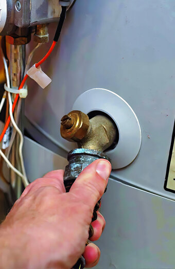 https://tappinghotwater.com.au/uploads/2025/06/hot-water-servicing-21854.jpg
